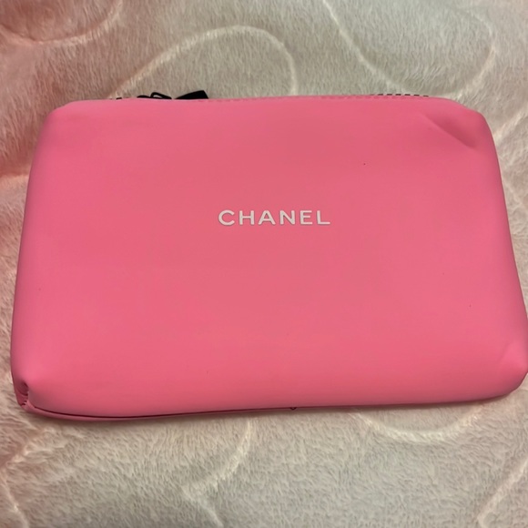 One available! Authentic New Luxury CHANEL Makeup Bag — neoprene in cute in pink - Picture 2 of 8